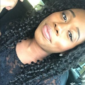 Meet your Posher, Emily